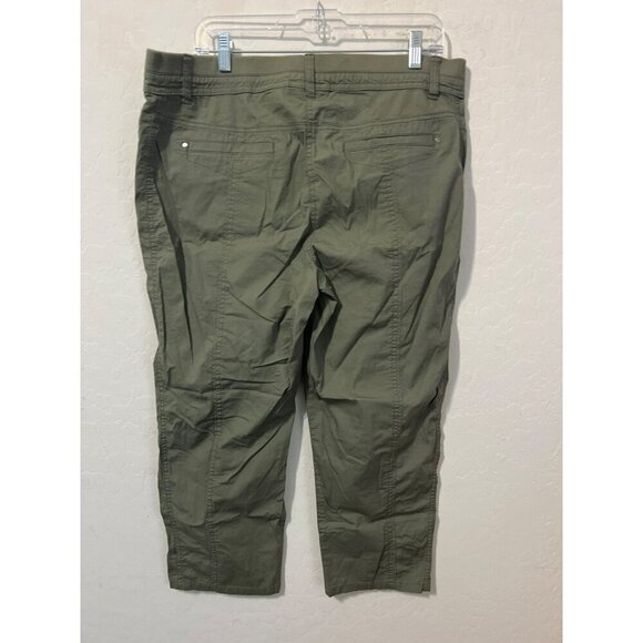 Chico's Sz 2 (US L 12) Capri Green Button Detail Pants - Picture 3 of 8